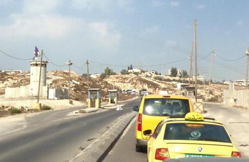 جنين: الاحتلال يغلق طريقا رئيسة في الجلمة بالمكعبات الإسمنتية