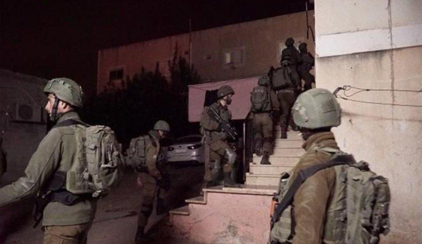 قوات الاحتلال تعتقل ٥ مواطنين من الضفة