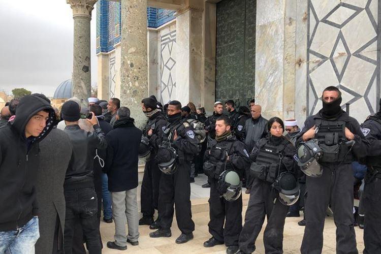 الاحتلال يعتدي على حراس 