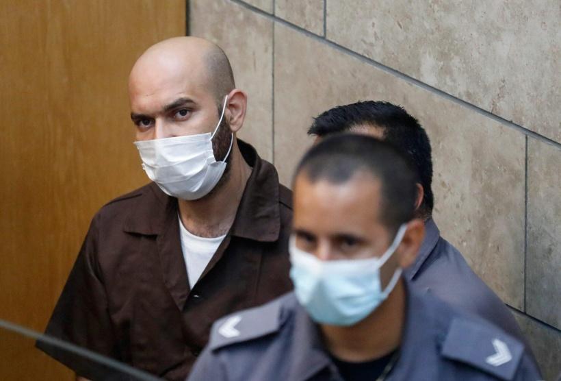 الاحتلال يمنع والد الأسير أيهم كممجي من السفر لأداء العمرة