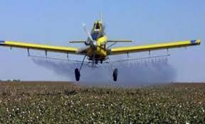 طائرات الاحتلال ترش أراضي المزارعين في غزة بمبيدات سامة