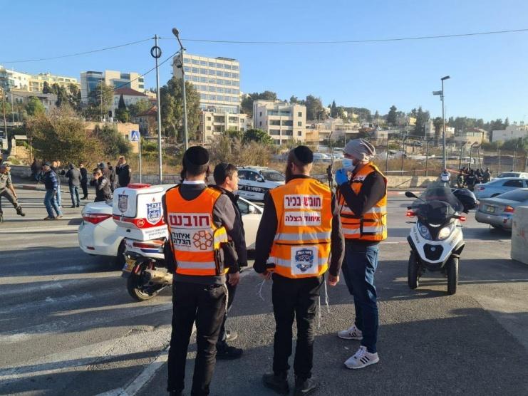  اصابةشاب فلسطيني بجروح خطيرة بزعم محاولته طعن مستوطن في القدس