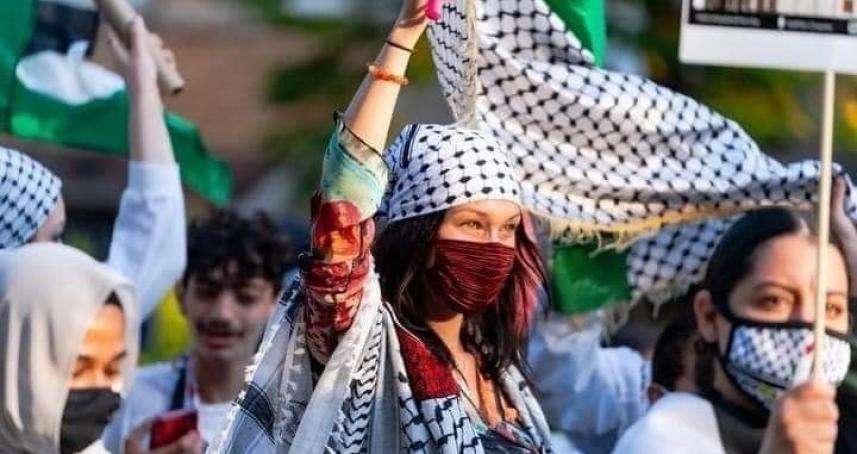 عارضة الأزياء العالمية بيلا حديد تجدد دعمها لحق الشعب الفلسطيني في نيل حريته