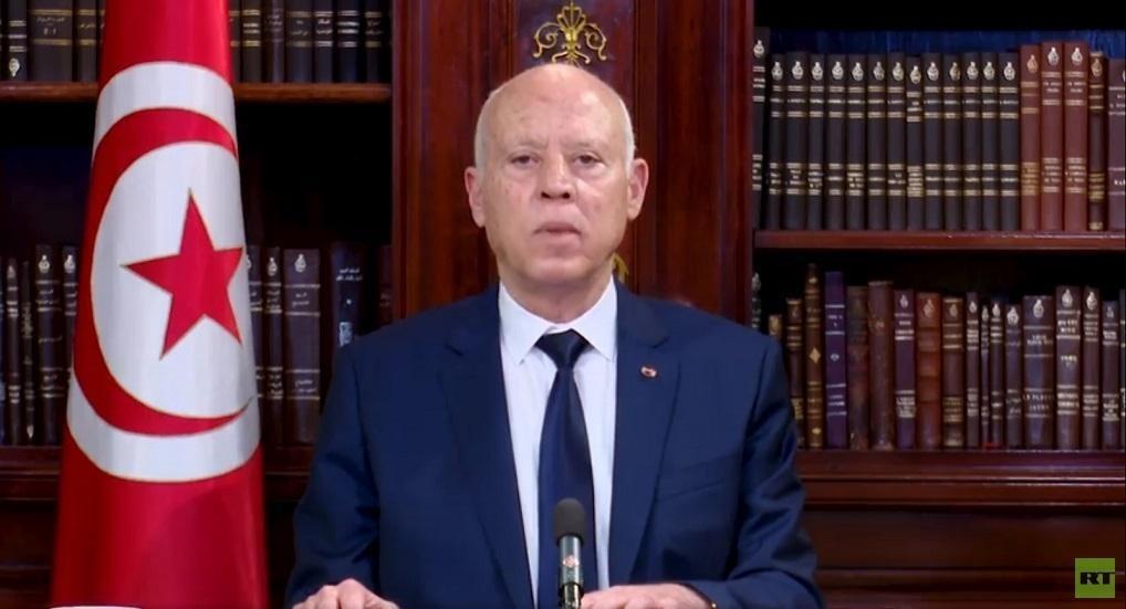 الرئيس التونسي يعلن عن حل البرلمان
