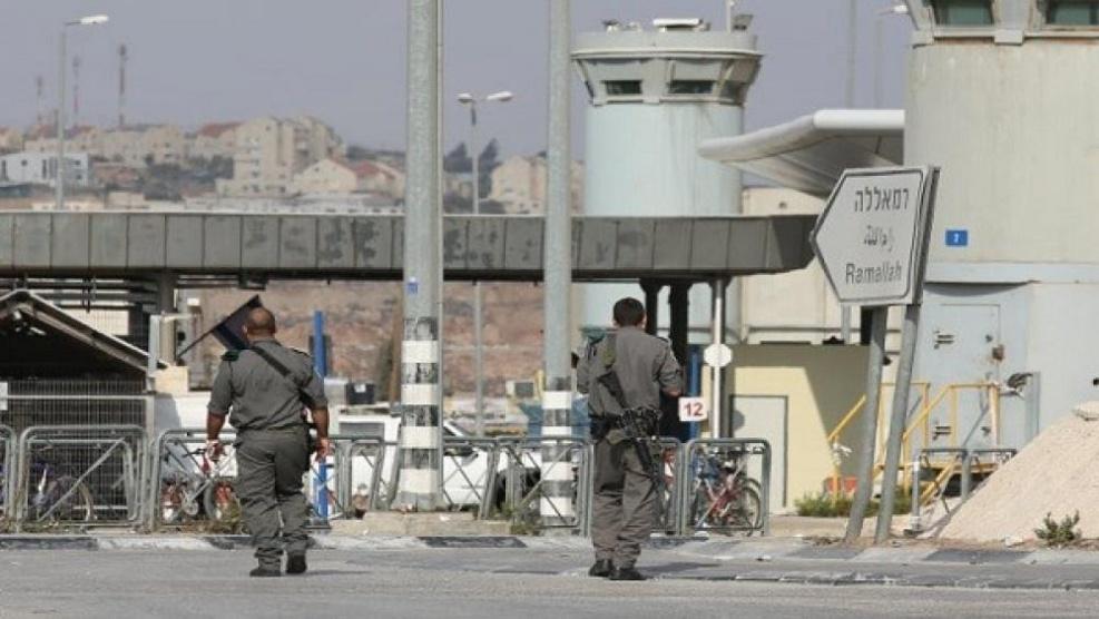 الاحتلال يعيد فتح بوابة 