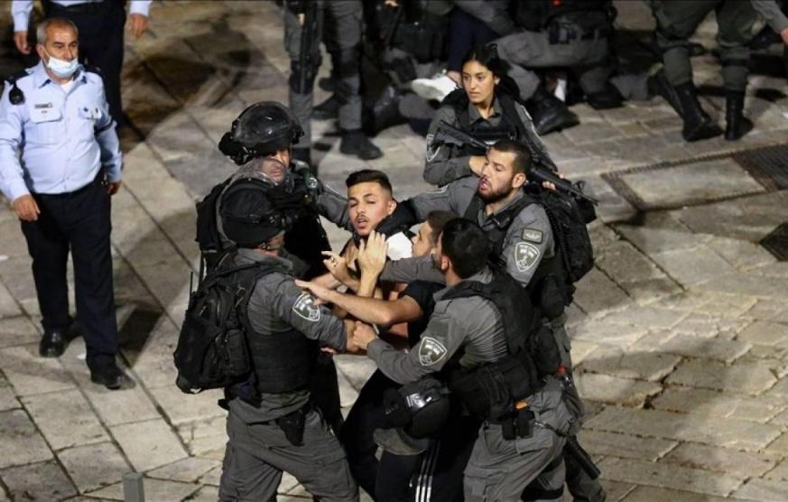 إصابات واعتقالات في باب العامود بالقدس المحتلة