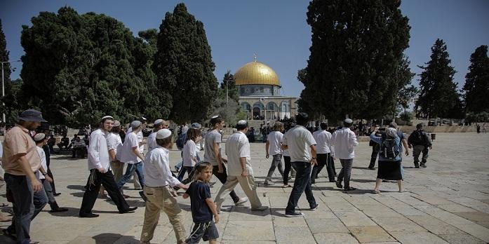 أبو ردينة: نرفض تصريحات بينيت وهي محاولة لتشريع التقسيم الزماني والمكاني للمسجد الأقصى