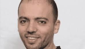 المعتقلان عواودة وريان يواصلان إضرابهما عن الطعام
