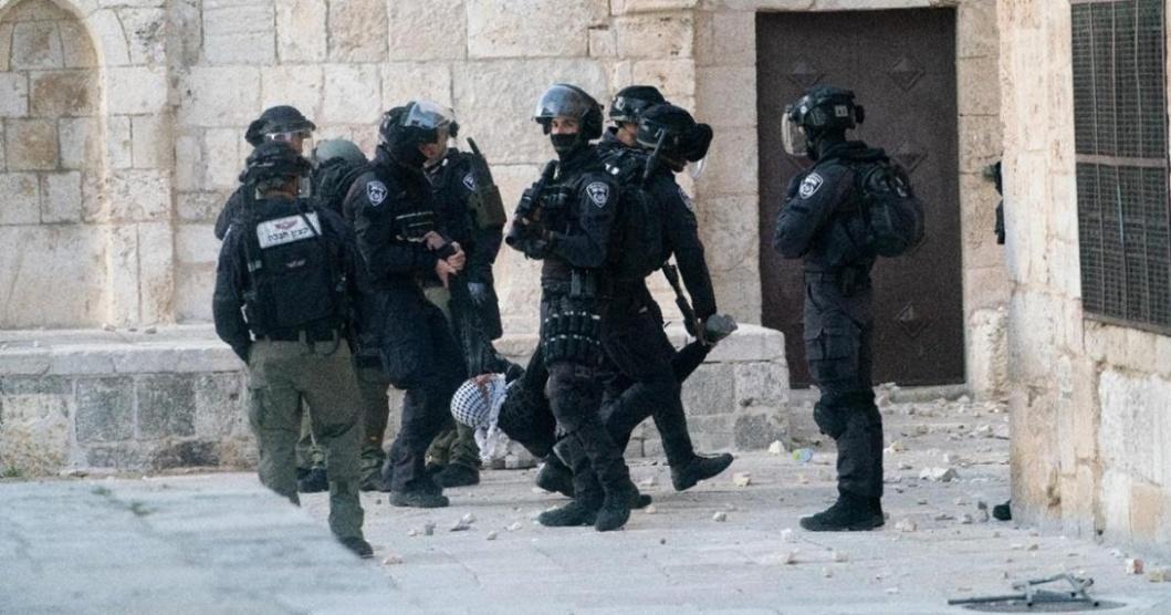 وزير إسرائيلي يوصي الشرطة بالامتناع عن اقتحام المسجد الأقصى
