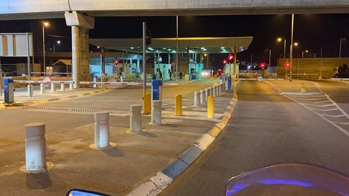 الاحتلال يعتقل 10 شبان على الأقل على حاجز قلنديا شمال القدس