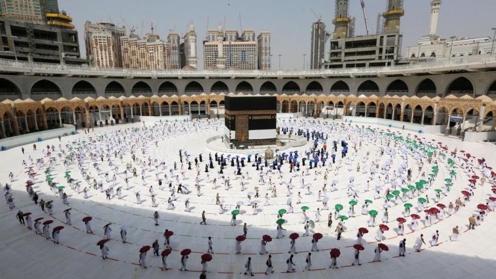 السعودية تفرض شرطاً لأداء الحج هذا العام