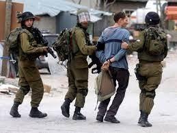 الاحتلال يعتقل 10 فلسطينيين من الضفة والقدس