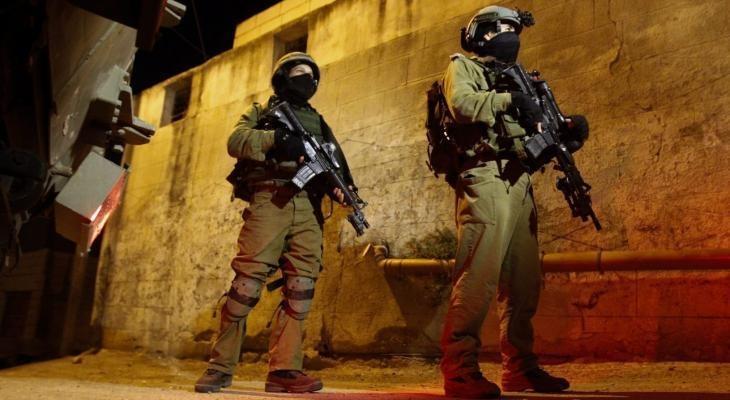 حملة اعتقالات ومداهمات واسعة بالضفة والقدس