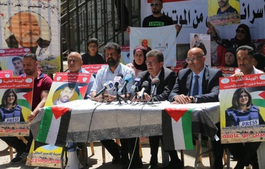 مؤسسات الأسرى تطالب بالإفراج عن الإداريين والمرضى والشهداء المحتجزة جثامينهم