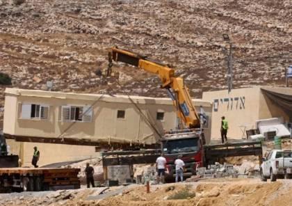 مستوطنون يشرعون ببناء بؤرة استيطانية جديدة على أراضي جالود