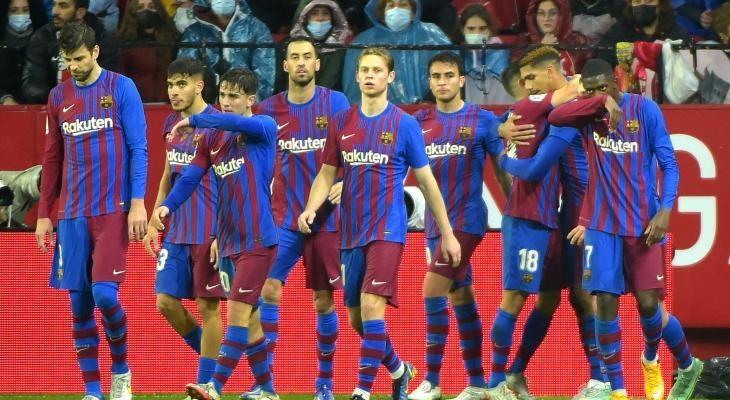 برشلونة يبلغ 8 لاعبين بالرحيل