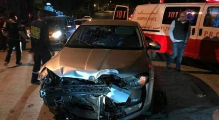 وفاة شاب وإصابة آخرين بحادث سير جنوب الخليل