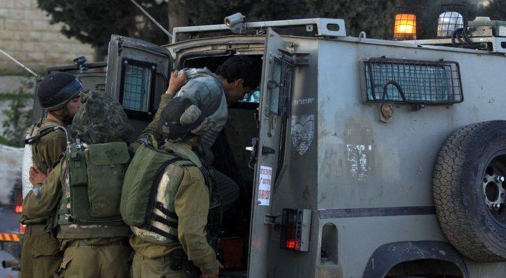 الاحتلال يعتقل 8 فلسطينيين من بيت لحم والخليل