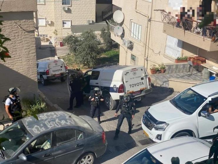 قتيل وإصابة حرجة في جريمتي إطلاق نار في البعنة بالداخل المحتل