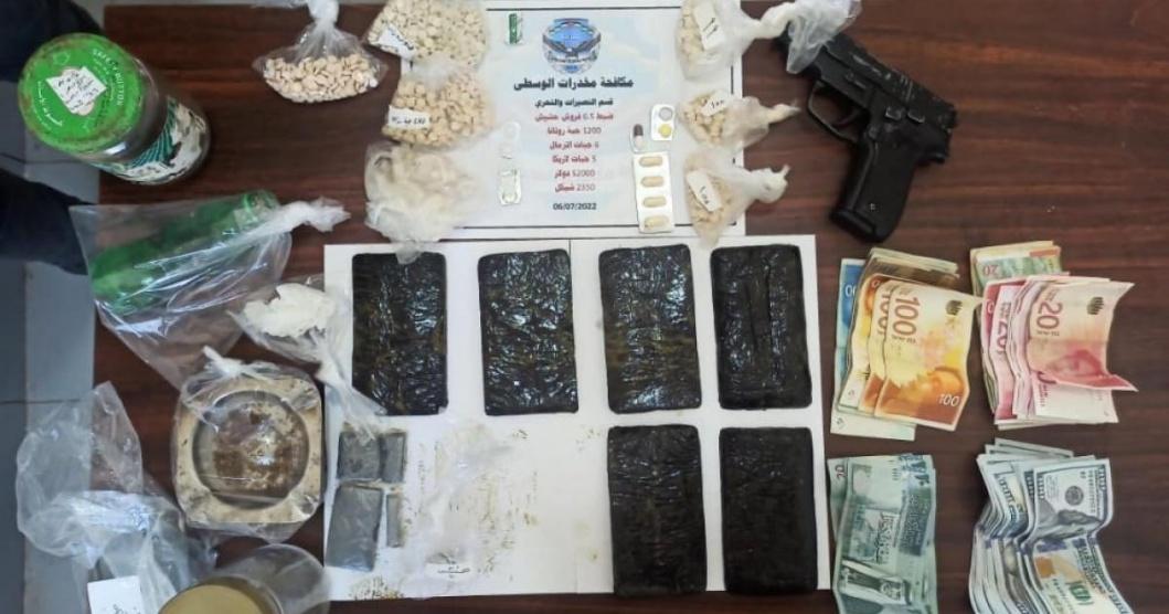 ضبط 19 فرش حشيش وسط وجنوب قطاع غزة