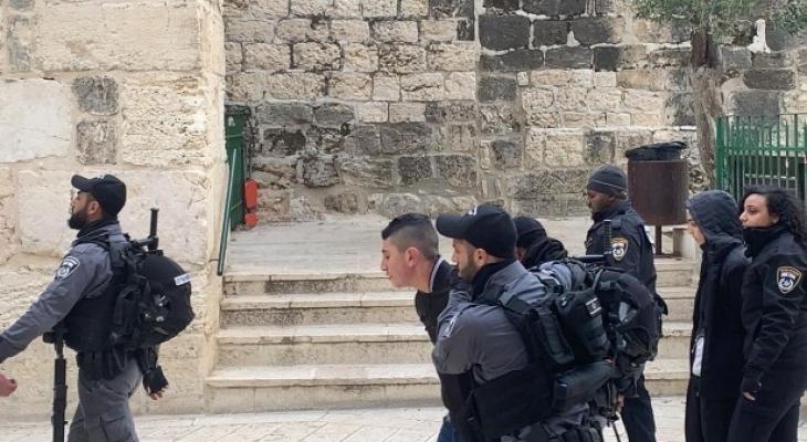 الاحتلال يعتقل 8 فلسطينيين من الضفة والقدس