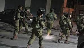 الاحتلال يعتقل 3 فلسطينيين من الضفة