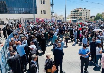 نقابة المحامين تعلّق العمل أمام المحاكم واعتصام مركزي بجنين