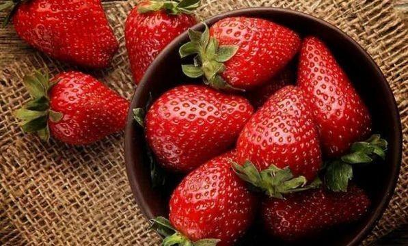 من أجل عقل سليم.. تناولوا الفراولة
