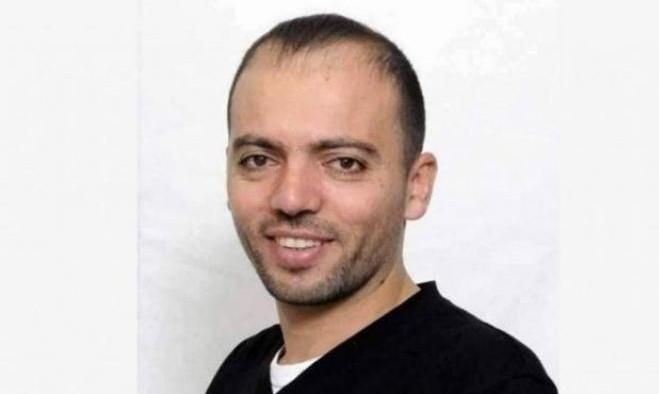 يواصل إضرابه حتى إلغائه.. الاحتلال يجمد الاعتقال الإداري للأسير خليل عواودة