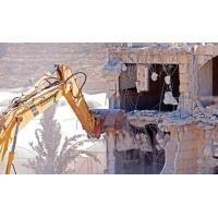 الاحتلال يهدم منشأة زراعية ومغسلة مركبات في حوارة جنوب نابلس