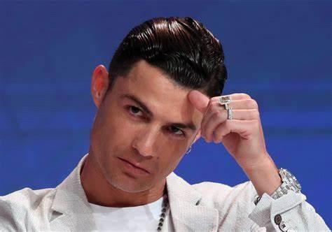 هل ينتقل رونالدو الى نابولي؟