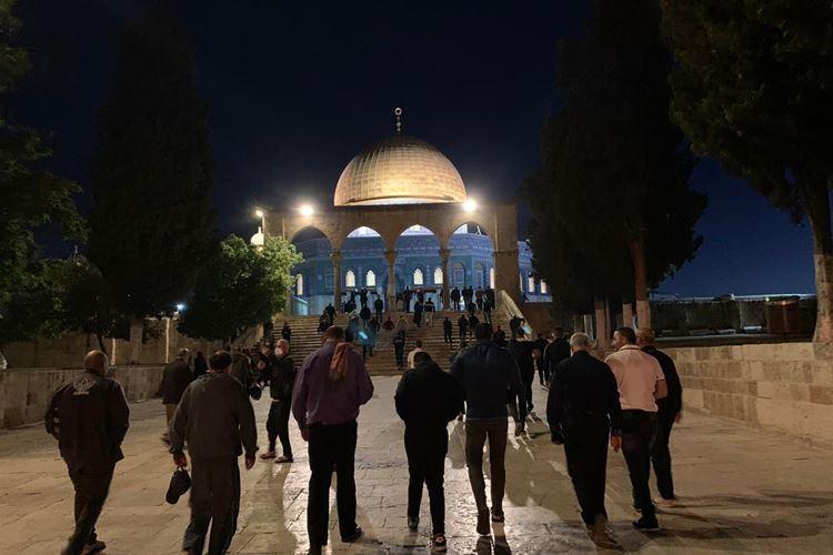 آلاف المواطنين يلبون دعوات 