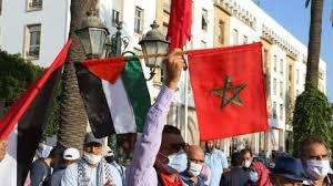 محتجون يحرقون علم إسرائيل في المغرب اعتراضا على تطبيع العلاقات معها