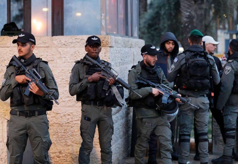 اسرائيل: نتلقى عشرات الانذارت حول عمليات في الضفة