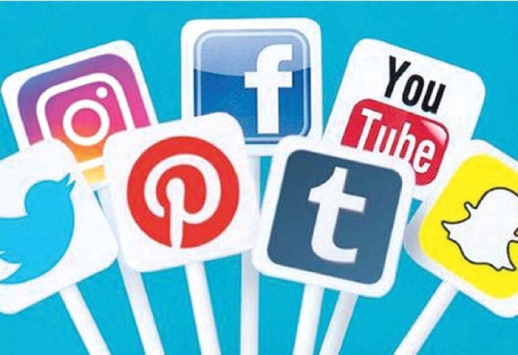 قرارا بحظر مواقع التواصل الاجتماعي بوزارة الاوقاف