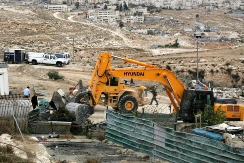 الاحتلال يهدم 4 بركسات في أريحا