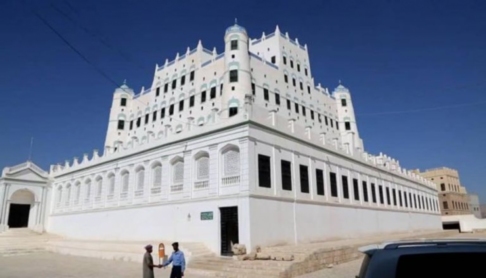انهيار أجزاء من أقدم قصر طيني في العالم