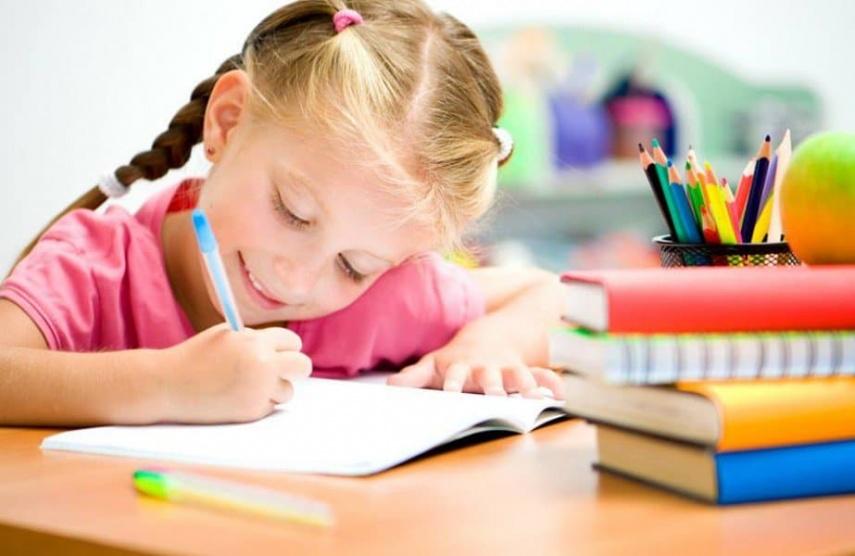 حيل لتحسين خط طفلك وممارسة الكتابة