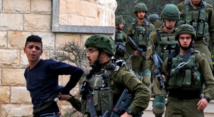 الاحتلال يشن حملة اعتقالات ومداهمات في الضفة والقدس