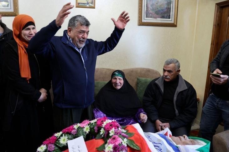 الاحتلال يعرض تعويضا مقابل إغلاق ملف الشهيد عمر أسعد
