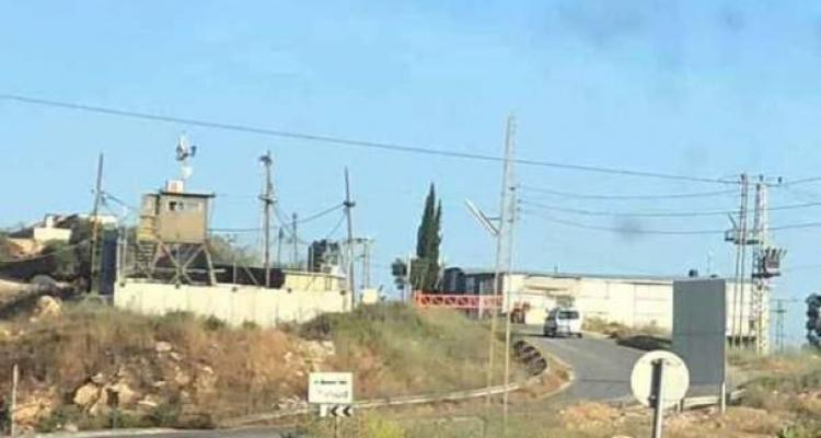 الاحتلال يغلق مدخل عابود شمال غرب رام الله