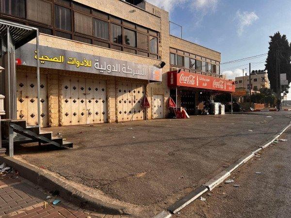 الإضراب الشامل يعم مدن الضفة والقدس حدادا على روح الشهيد التميمي