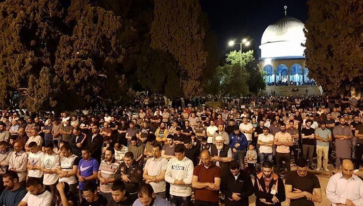 الآلاف يلبون نداء الفجر العظيم في المسجد الأقصى