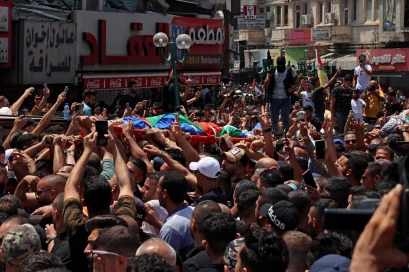 تشييع فلسطيني مهيب لشهيدي مدينة نابلس