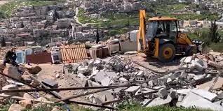 الاحتلال يهدم منزلا في قرية الولجة شمال غرب بيت لحم