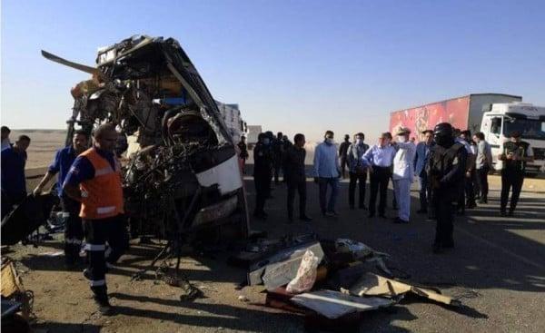 مصرع 12 شخصا وإصابة 30 آخرين في حادث سير جنوب القاهرة