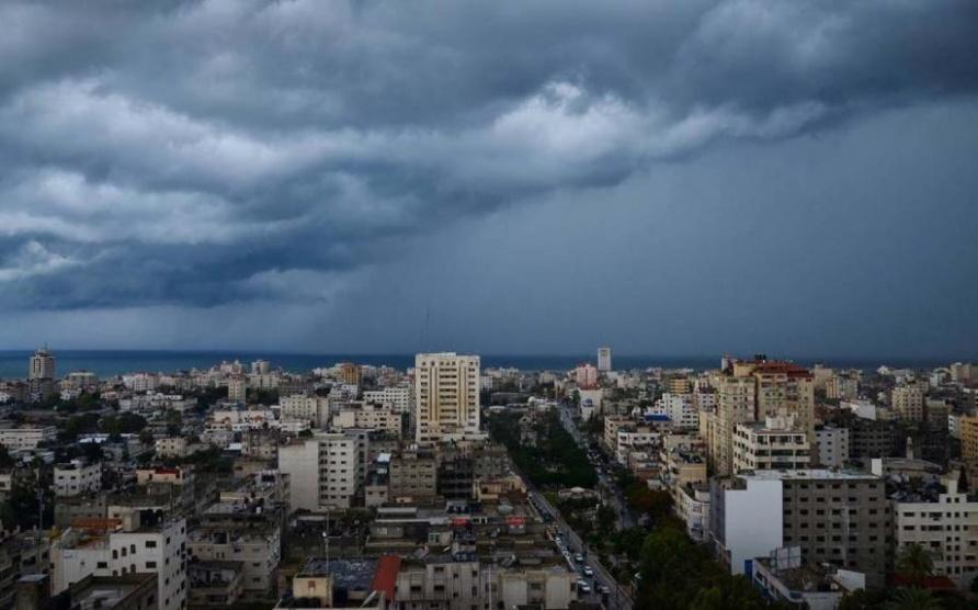 الطقس: أجواء غائمة اليوم وامطار متفرقة غدا