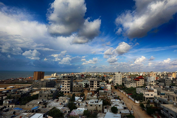 حالة الطقس: انخفاض على درجات الحرارة وأمطار متفرقة