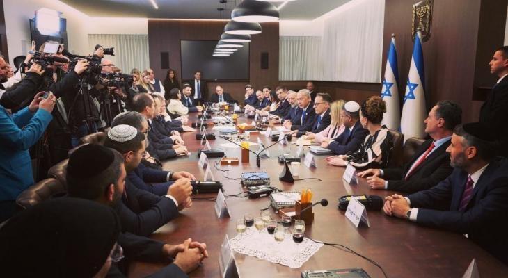 حكومة الاحتلال الجديدة تعقد اجتماعها الأول