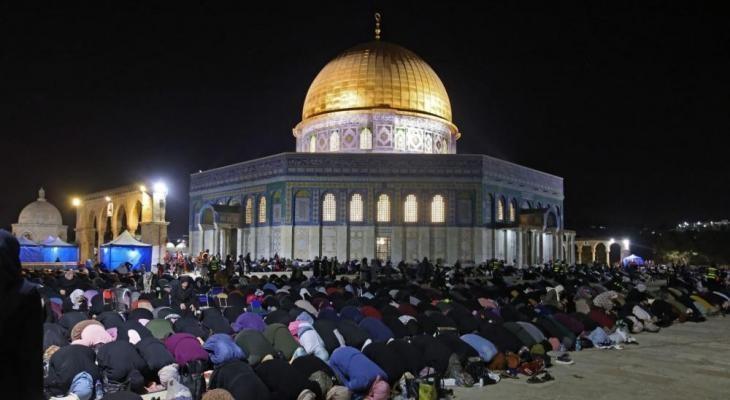 الآلاف يلبون نداء الفجر العظيم في المسجدين